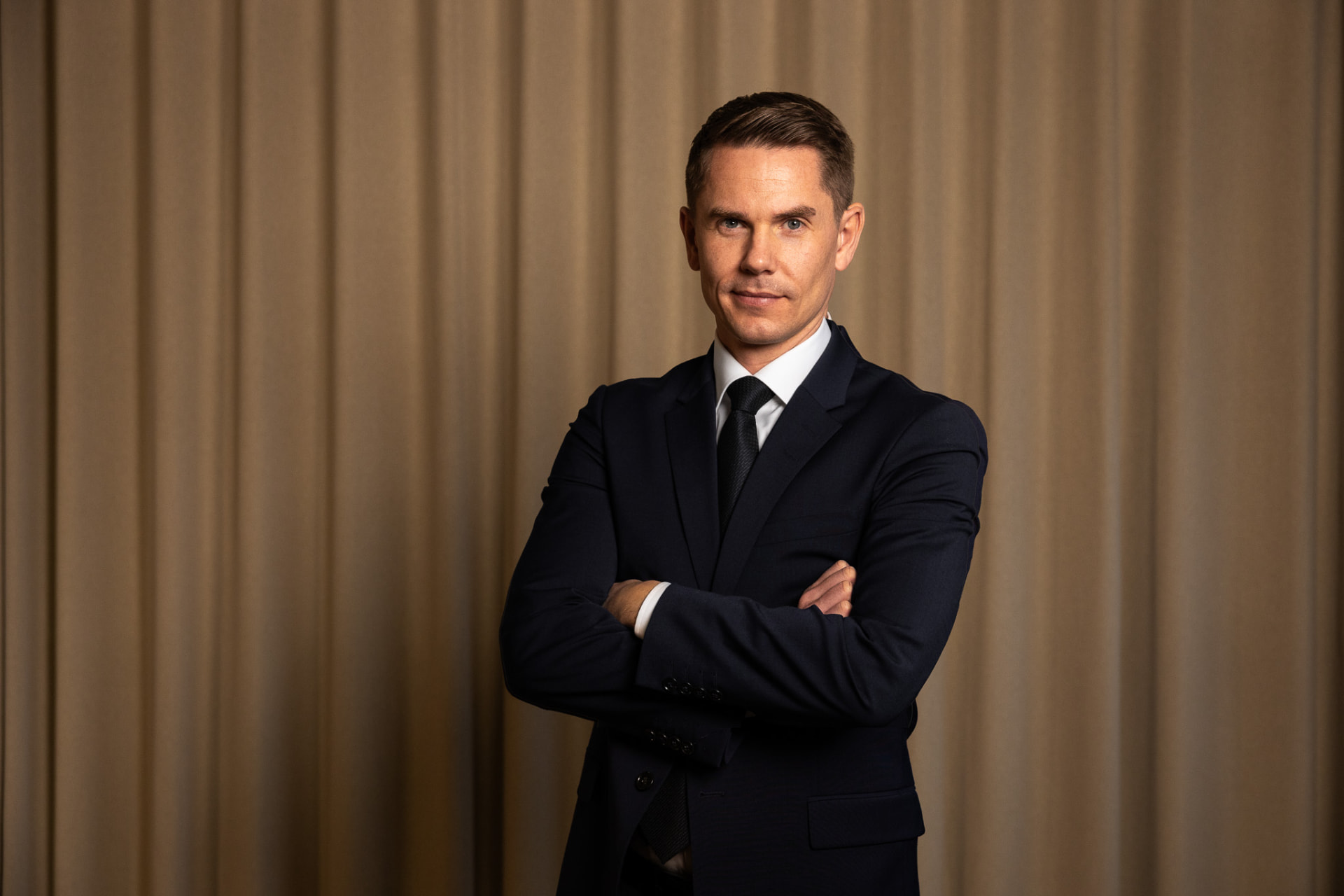 Business-portræt af mand i jakkesæt