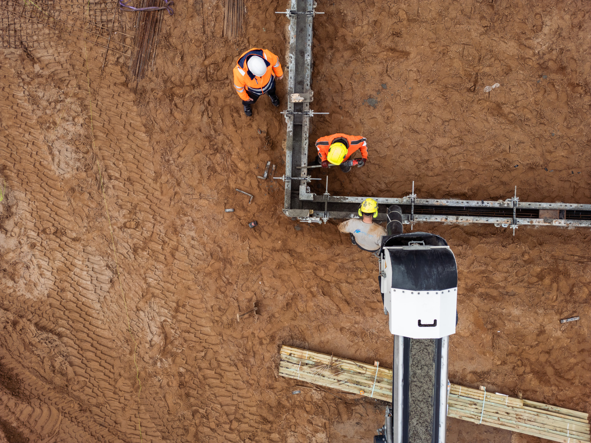 Dronefoto af støbning af fundament